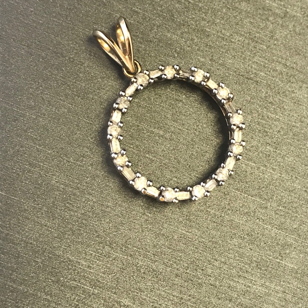 18k Gold ‘Circle of life’ .90CT Diamond Pendant